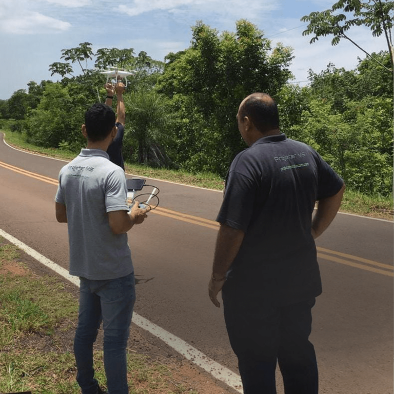 32-LEVANTAMENTO-DE-CAMPO-COM-DRONE-1-min